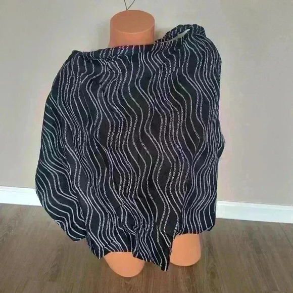 Udder Covers For Nursing Mothers Black White Print - Picture 1 of 4